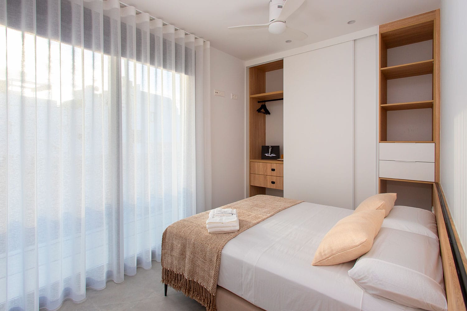 dormitorio vivienda adosada en costa